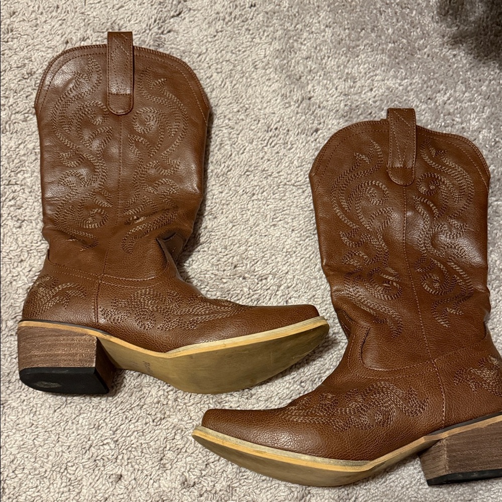 Elegant Brown Leather Heeled Boots
